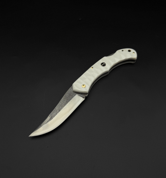 n 690 Çelik kompakt kabze sırttan kilitlemeli çakı 